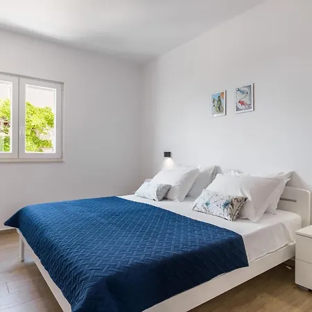 Luxurious Bona Fide Apartment
